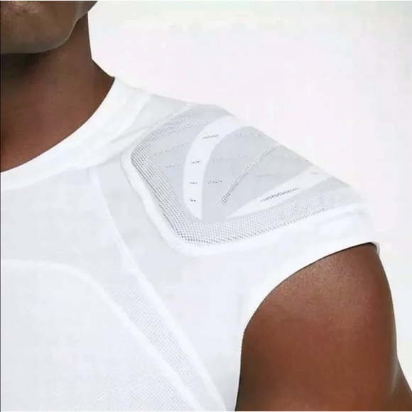 Nike Pro Hyperstrong Football Sleeveless Shirt - Picture 2 of 5